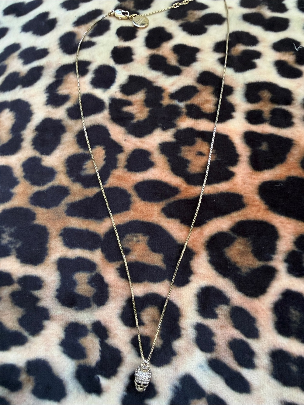 Alexander McQueen Gold Tone Skull Pendant Necklace with Branded Tag chain 10 ins - Picture 3 of 4